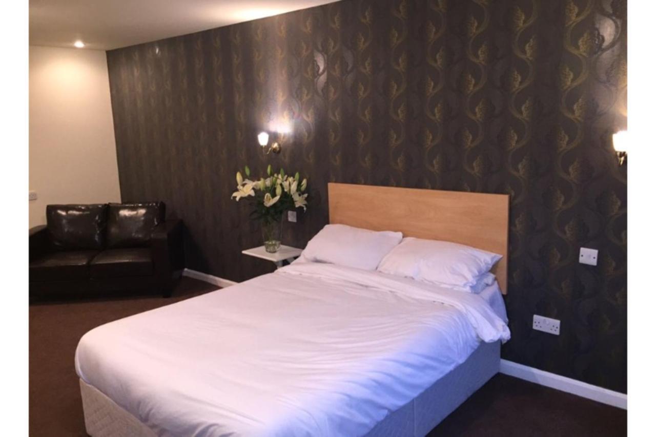 Отель Ashiana Newark-on-Trent  Экстерьер фото